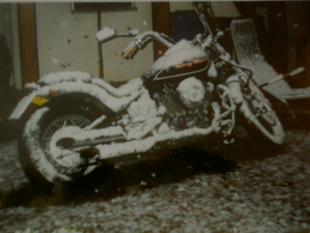 drag star with snow