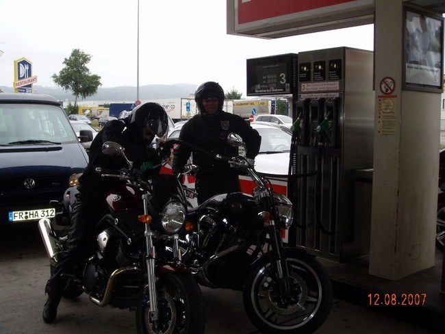 andrea-C- benno on gas station