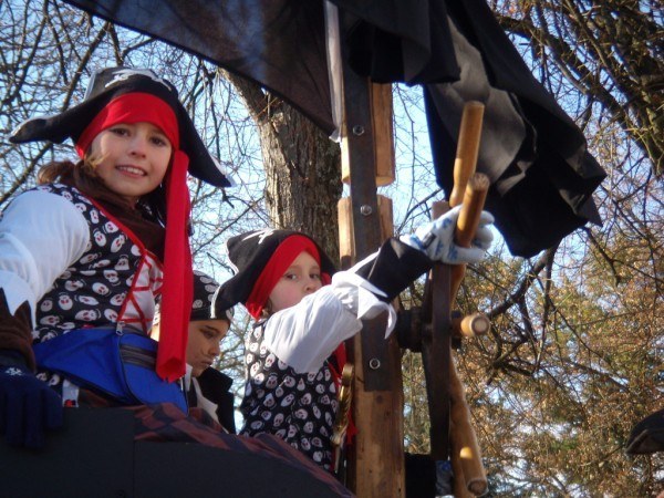 kids on black pearl
